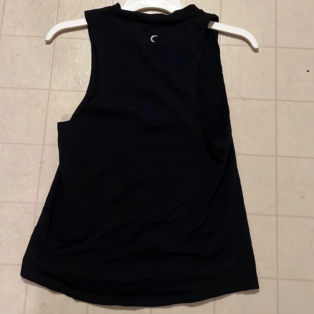 ZYIA ACTIVE Crescent Muscle Tank Black, Size Small - Picture 2 of 3